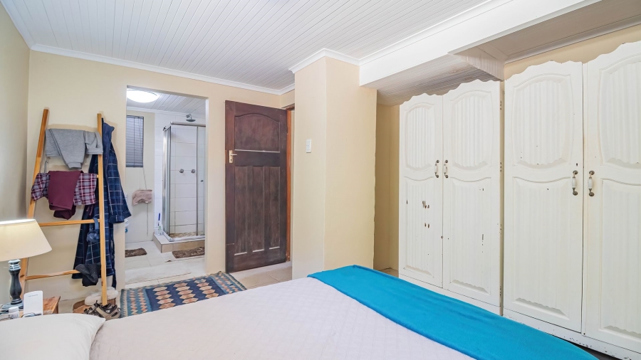 5 Bedroom Property for Sale in Lovemore Park Eastern Cape